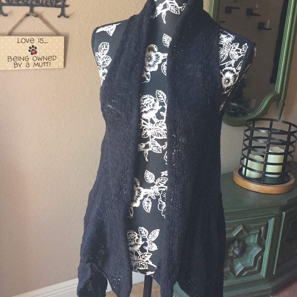 Sleeveless sweater vest